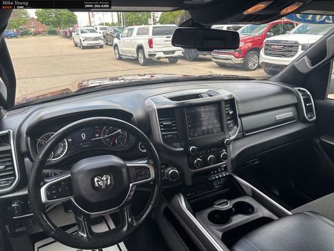 Used 2019 RAM 1500 Big Horn AWD/4WD image 12
