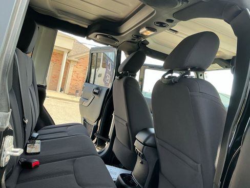 Used 2013 Jeep Wrangler Unlimited Sport image 21