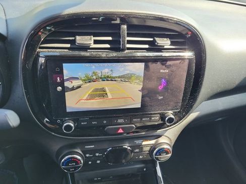 Used 2024 Kia Soul EX FWD image 22