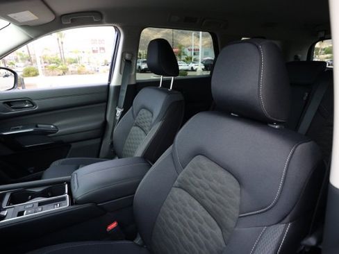 New 2025 Nissan Pathfinder SV image 15