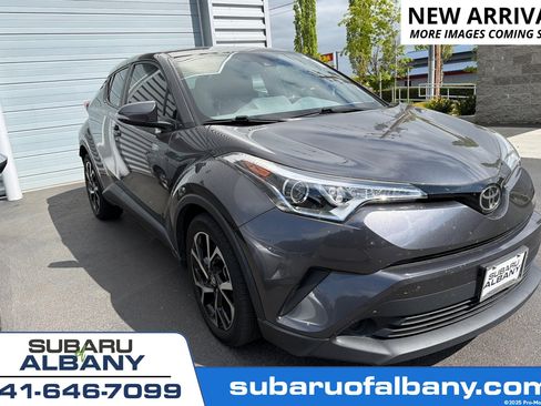 Used 2019 Toyota C-HR XLE FWD image 1