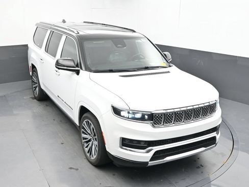 Used 2024 Jeep Grand Wagoneer L Series III AWD/4WD image 24