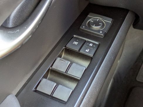 Used 2020 Lexus UX 200 image 24