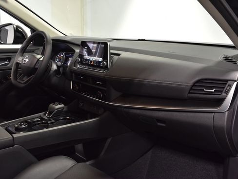Used 2026 Nissan Rogue SV w/ SV Premium Package AWD/4WD image 18