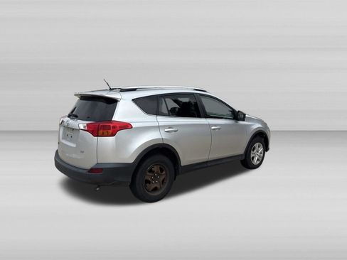 Used 2014 Toyota RAV4 LE FWD image 4