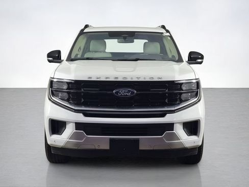 Certified 2025 Ford Expedition Platinum AWD/4WD image 8