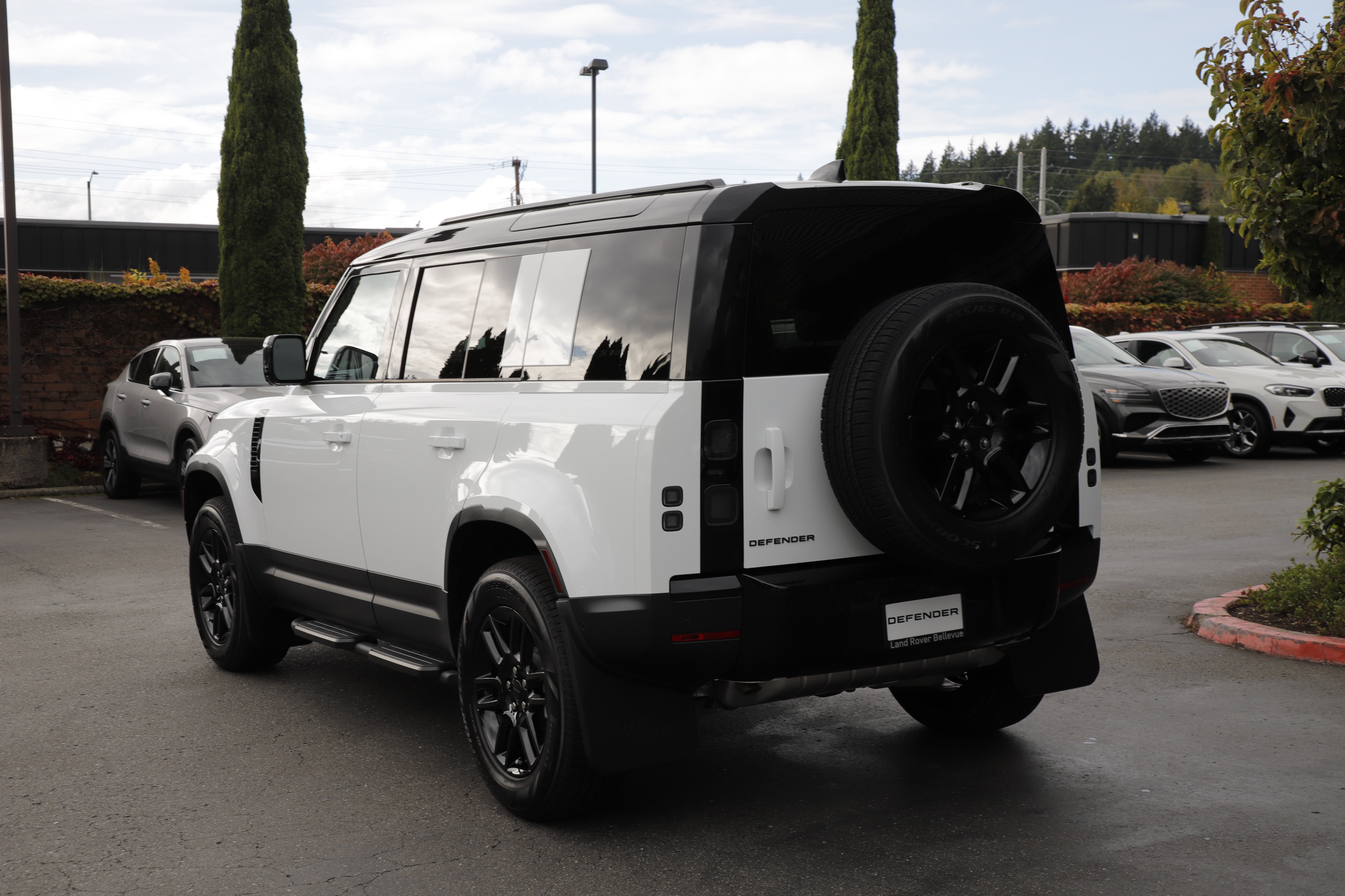 New 2026 Land Rover Defender 110 S AWD/4WD image 8