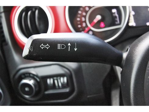 Used 2019 Jeep Wrangler Unlimited Rubicon AWD/4WD image 17