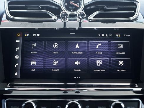 Used 2022 Bentley Bentayga image 54