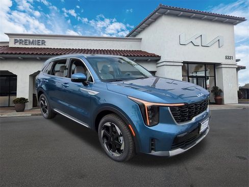 Certified 2025 Kia Sorento EX image 2