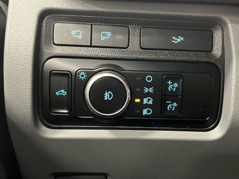 Used 2023 Ford F250 XLT w/ XLT Premium Package AWD/4WD image 29