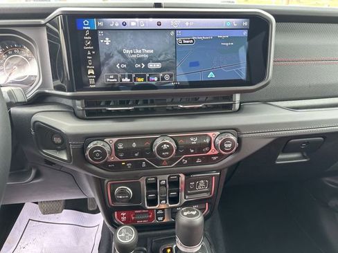 Used 2024 Jeep Wrangler Unlimited Rubicon 392 image 14