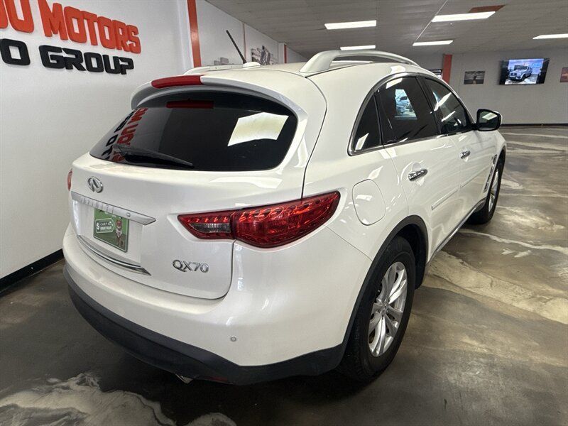 Used 2017 INFINITI QX70 AWD w/ Premium Package image 7