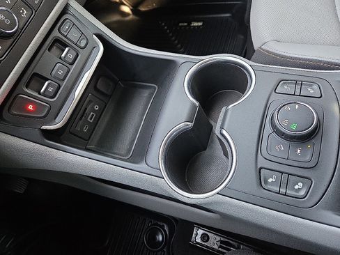 Used 2020 GMC Terrain SLT w/ Preferred Package image 25