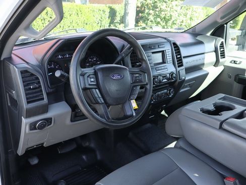 Used 2018 Ford F250 XL w/ Power Equipment Group image 25