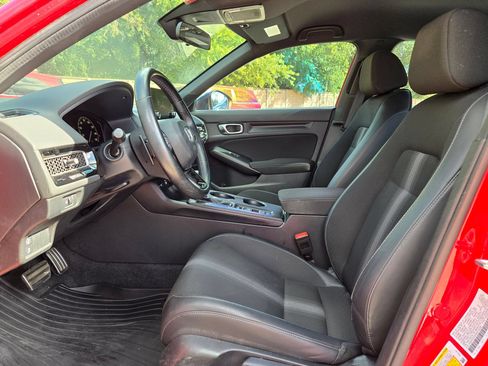 Used 2024 Honda Civic Sport image 4