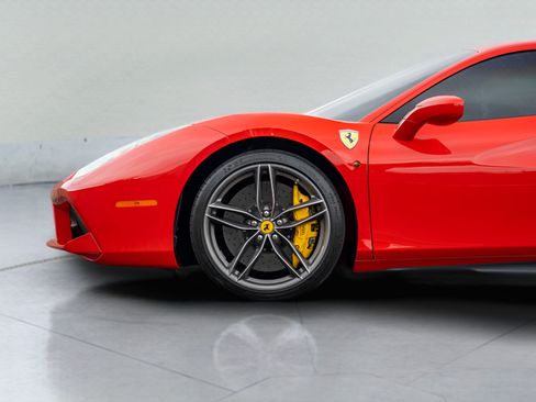 Used 2016 Ferrari 488 GTB RWD image 39