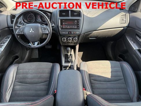 Used 2018 Mitsubishi Outlander Sport SE FWD image 12