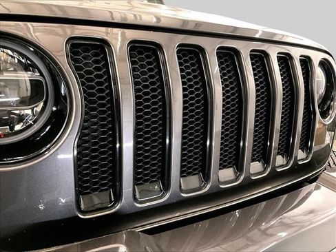 Used 2020 Jeep Wrangler Unlimited Sahara AWD/4WD image 29