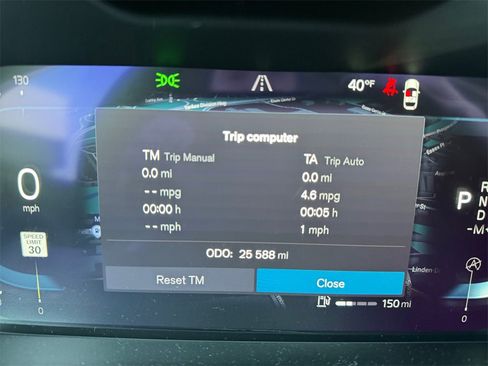 Certified 2023 Volvo XC40 B5 Plus w/ Driver Assist Package image 9