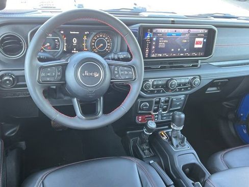 Used 2024 Jeep Wrangler Unlimited Rubicon image 28