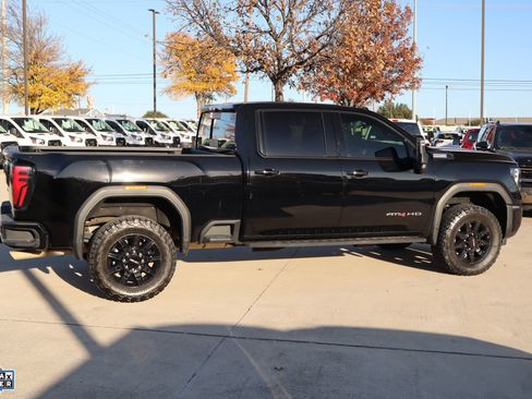 Used 2024 GMC Sierra 2500 AT4 w/ AT4 Premium Plus Package image 2