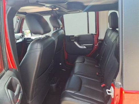 Used 2013 Jeep Wrangler Unlimited Sahara w/ Connectivity Group AWD/4WD image 8