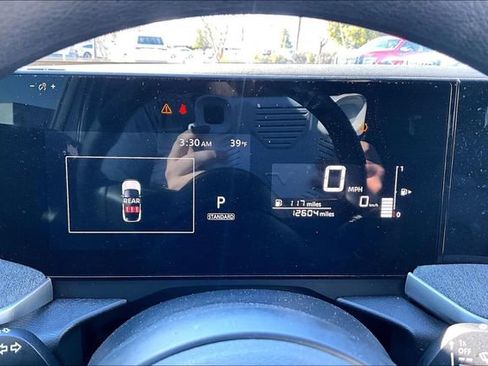 Used 2025 Nissan Kicks SV w/ SV Premium Package image 10