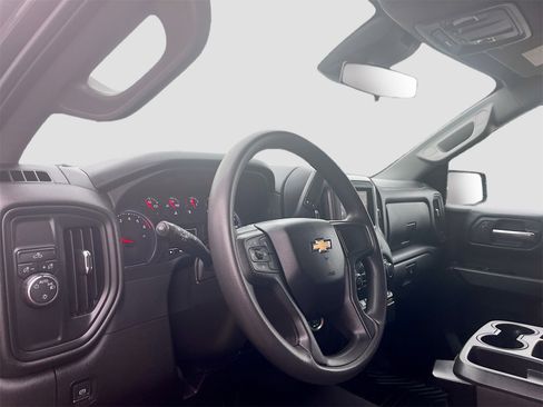 Used 2024 Chevrolet Silverado 1500 Custom image 9