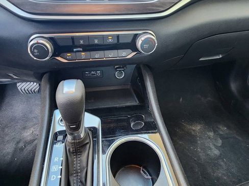 Used 2024 Nissan Altima 2.5 SV FWD image 15