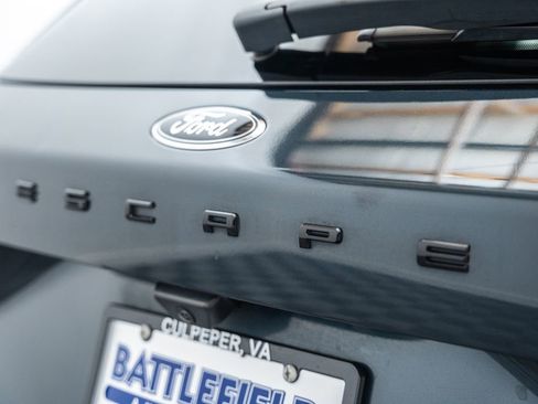 Used 2022 Ford Escape SEL w/ SEL Stealth AWD Package image 12