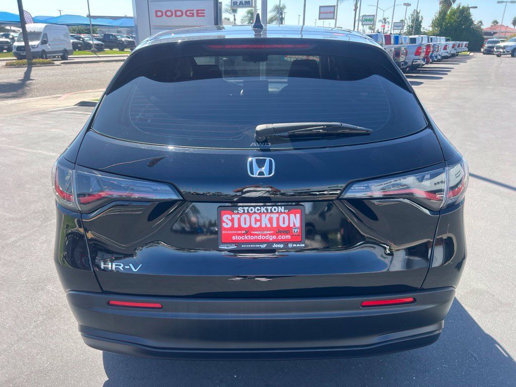 Used 2025 Honda HR-V LX image 12