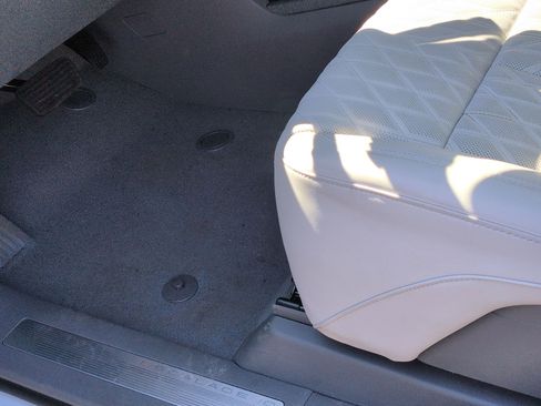 Used 2025 Cadillac Escalade IQ Luxury 1 image 17