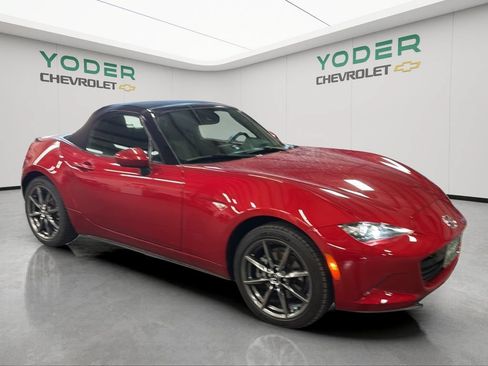 Used 2016 MAZDA MX-5 Miata Grand Touring RWD image 2