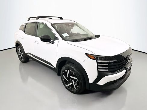 New 2026 Nissan Kicks SV w/ Cold Weather Package FWD image 1
