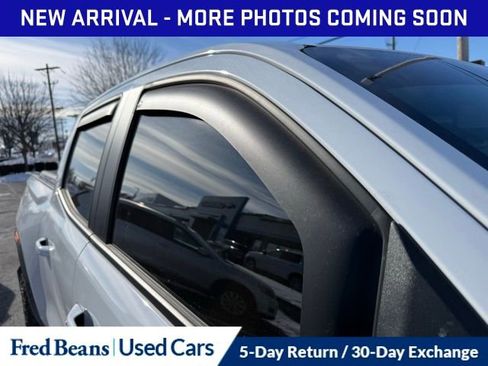 Used 2024 GMC Canyon AT4 w/ Technology Package image 12