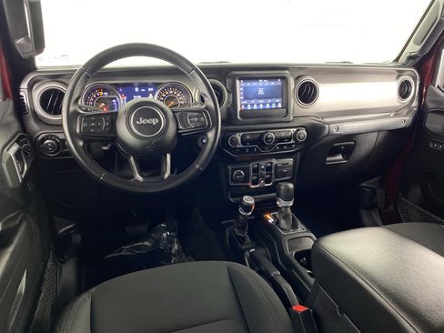 Used 2021 Jeep Gladiator Willys image 17
