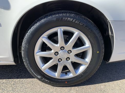 Used 2008 Buick Lucerne CXL image 31