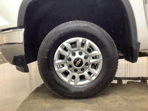 Used 2025 Chevrolet Silverado 2500 LT w/ Convenience Package AWD/4WD image 24