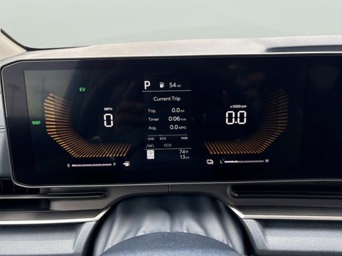 New 2026 Kia Carnival EX FWD image 29