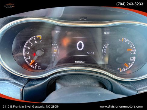 Used 2014 Jeep Grand Cherokee Limited w/ Luxury Group II image 20