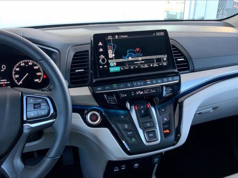 Used 2025 Honda Odyssey Touring image 6