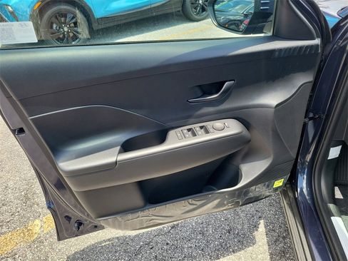 Certified 2025 Hyundai Kona SEL FWD image 6