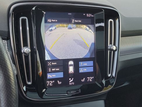 Used 2019 Volvo XC40 T5 R-Design image 30