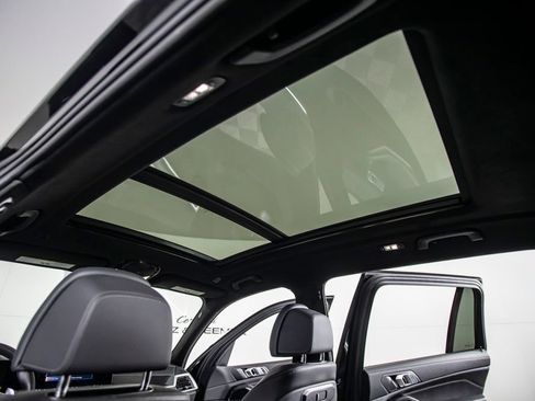 Used 2025 BMW X7 xDrive40i w/ M Sport Package image 29