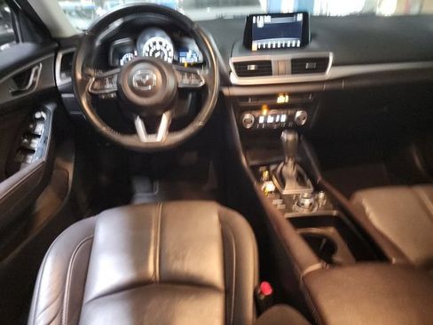 Used 2018 MAZDA MAZDA3 Touring FWD image 6