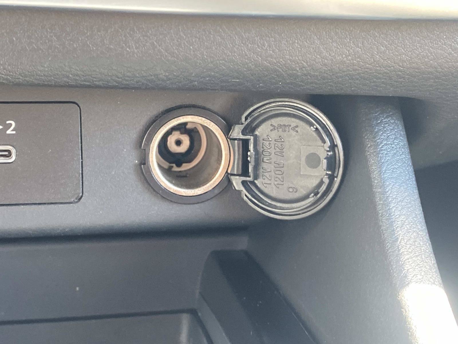 Used 2025 Nissan Rogue SV FWD image 32