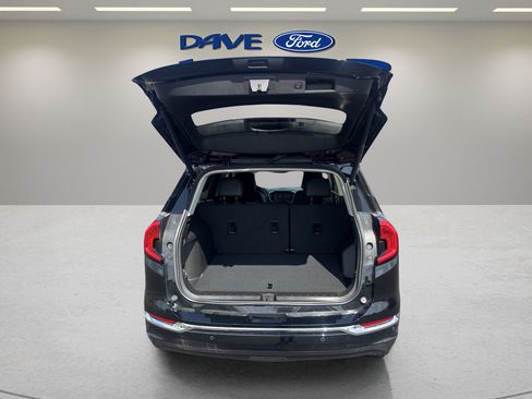 Used 2024 GMC Terrain Denali w/ LPO, Floor Liner Package AWD/4WD image 28