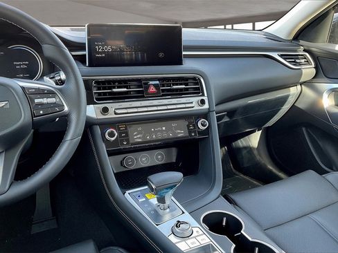 New 2026 Genesis G70 2.5T image 6