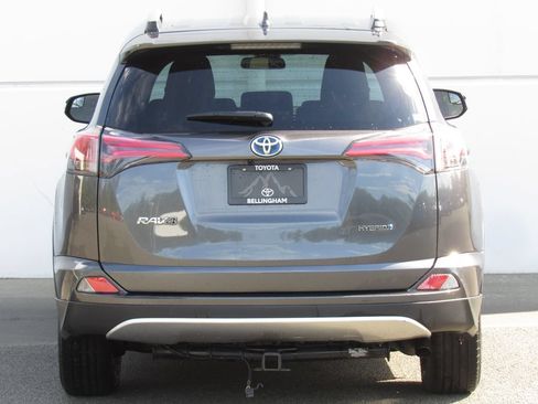 Certified 2018 Toyota RAV4 LE AWD/4WD image 7
